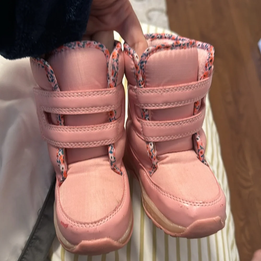 Carters Toddler Girls Grady Cold Weather Boots Size 8